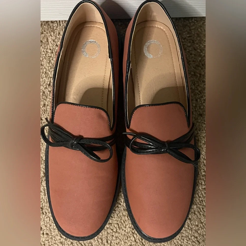 Shoes - Picture 1 of 4